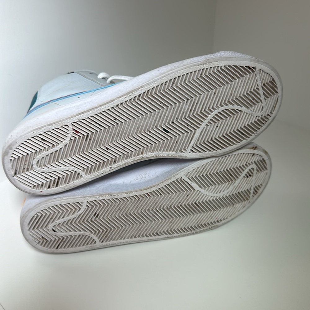 Nike Kids Sneakers - White and Blue - Picture 4 of 4
